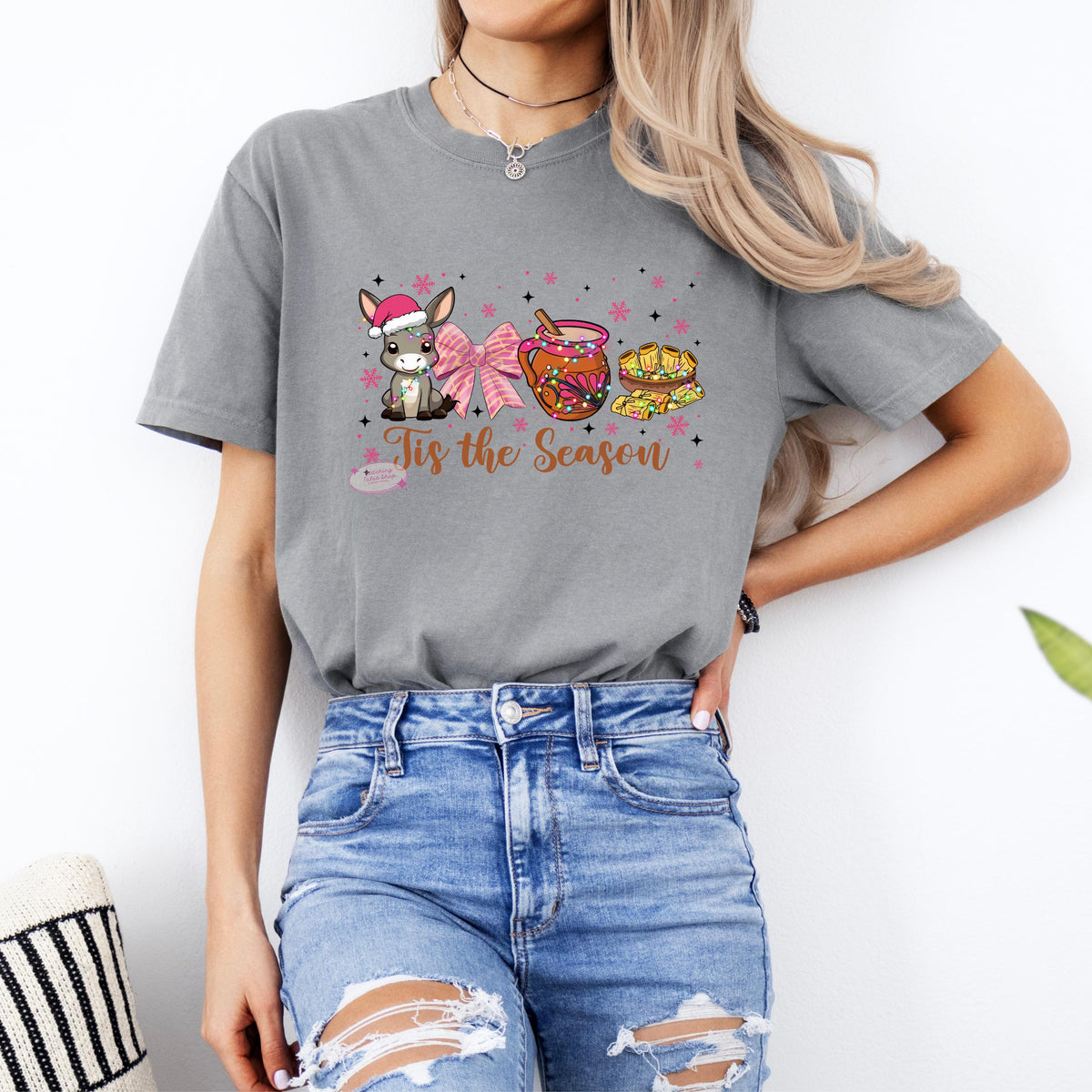 Pink Christmas Tee, Burrito Sabanero, Pan Dulce Navidad