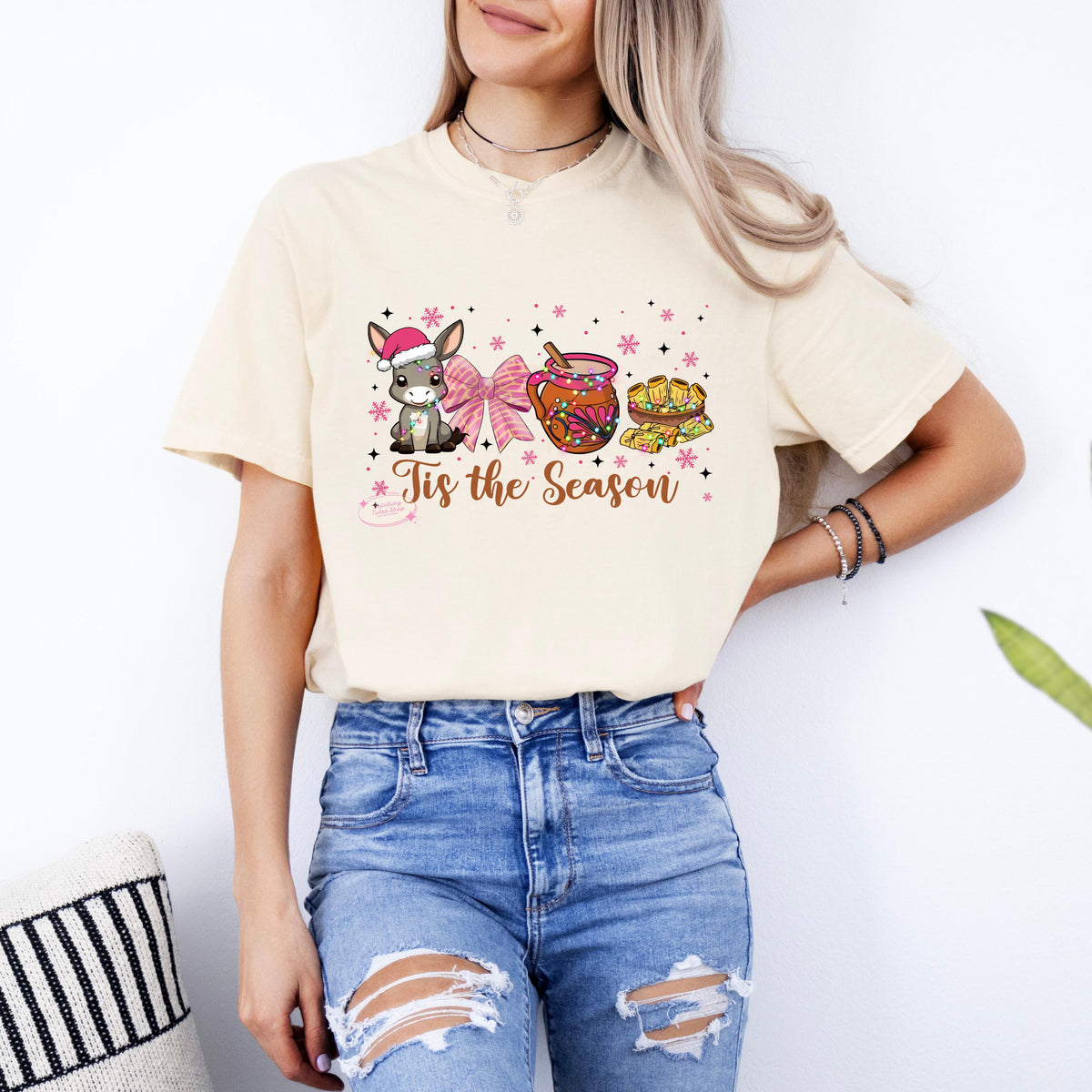 Pink Christmas Tee, Burrito Sabanero, Pan Dulce Navidad